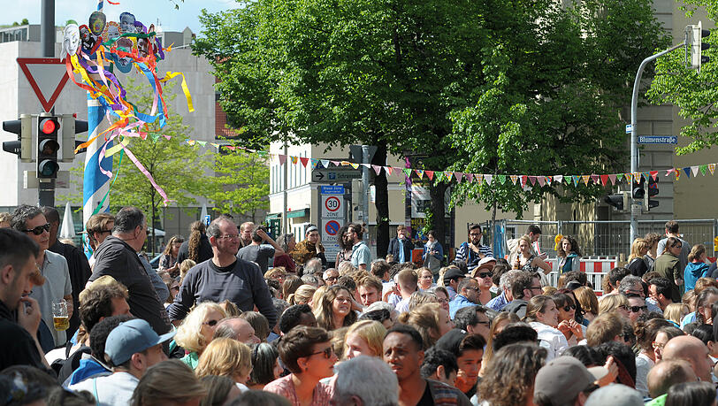 Das erste Bellevue-Straßenfest fand 2015 statt. Das erste Bellevue-Straßenfest fand 2015 statt.