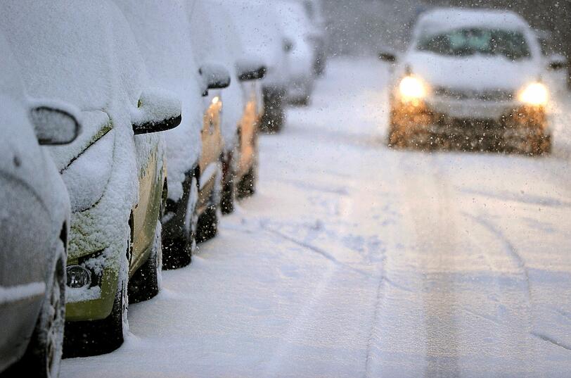 Kalt erwischt: Der Winter bedeckt viele Straße in Deutschland mit Schnee. Die Bilder.