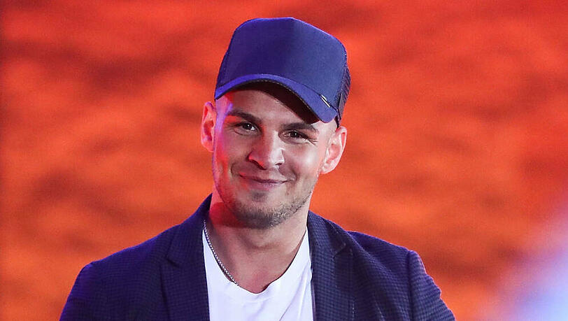 Pietro Lombardi hat eine neue Frau an seiner Seite. Pietro Lombardi hat eine neue Frau an seiner Seite.