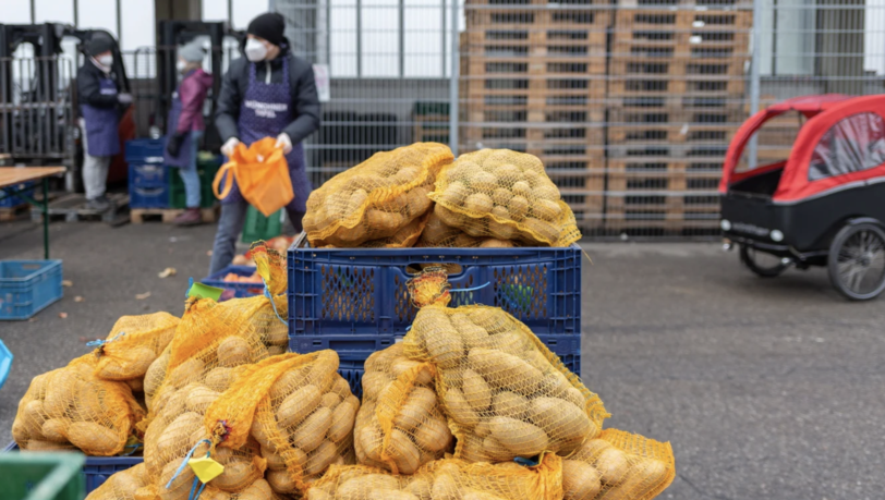 Kartoffeln sind eines der wichtigsten Nahrungsmittel der Welt. Kartoffeln sind eines der wichtigsten Nahrungsmittel der Welt.