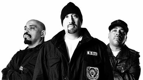 Sen Dog (li.) mit seinen Kollegen B-Real und DJ Muggs (re.) von Cypress Hill.
