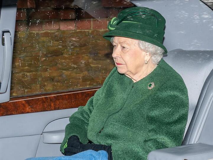 Die Königin von Großbritannien hat wieder viele Menschen für ihr gesellschaftliches Engagement geehrt.