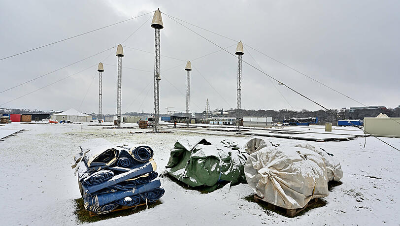 Das Tollwood war bereits aufgebaut, nun musste (fast) wieder alles abgebaut werden.