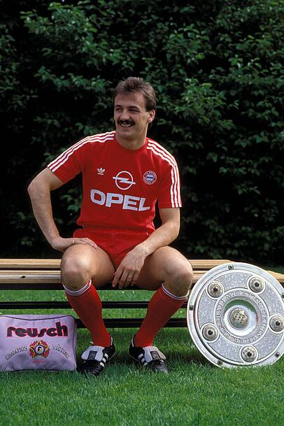 Jürgen Kohler, einer aus Deutschlands Weltmeistermannschaft von 1990. Jürgen Kohler, einer aus Deutschlands Weltmeistermannschaft von 1990.