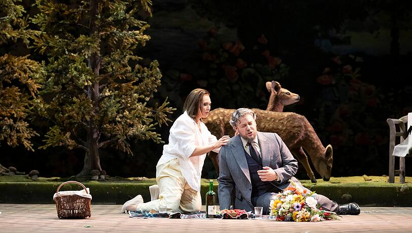 Jennifer O&rsquo;Loughlin (Violetta Val&eacute;ry) und Matija Meić (Giorgio Germont).