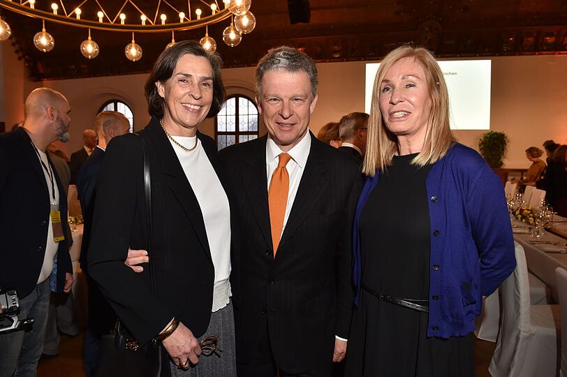 Paul-Bernhard Kallen mit Frau Barbara Kallen und Ariane Von Wedel
