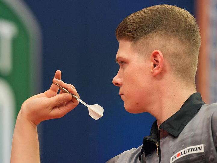 Feiert bei der Darts-WM in London sein WM-Debüt: Nico Kurz.