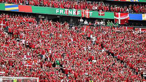 Vergangene Woche unterstützten die dänischen Fans ihre Nationalmannschaft in Frankfurt, nun sind Tausende nach München gekommen.