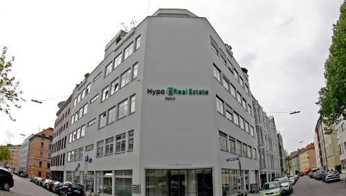 Der Staat nimmt die Hypo Real Estate unter seine Fittiche: Bald dürfte der Bund dort alleine das Sagen bei der Immobilienbank haben. Der Staat nimmt die Hypo Real Estate unter seine Fittiche: Bald dürfte der Bund dort alleine das Sagen bei der Immobilienbank haben.
