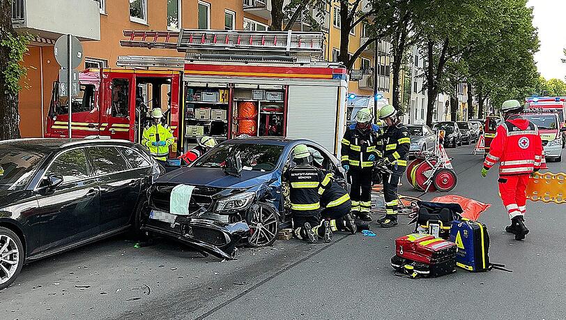 In Neuhausen knallte es heute morgen richtig – die Feuerwehr musste zur Hilfe kommen. In Neuhausen knallte es heute morgen richtig – die Feuerwehr musste zur Hilfe kommen.