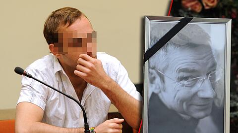 Sebastian L. bei der Urteilsverkündung 2009. Der 22-Jährige wurde zwei Jahre früher aus der Haft entlassen. Er und ein weiterer Täter hatten den Manager Dominik Brunner (l) am S-Bahnhof Solln zu Tode geprügelt.