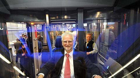MVG-Chef Herbert König bei der Vorstellung der neuen Avenio-Trambahnen. Am Freitag gab die Verkehrsgesellschaft bekannt, dass die Preise in Zukunft um 2,8 Prozent erhöht werden.