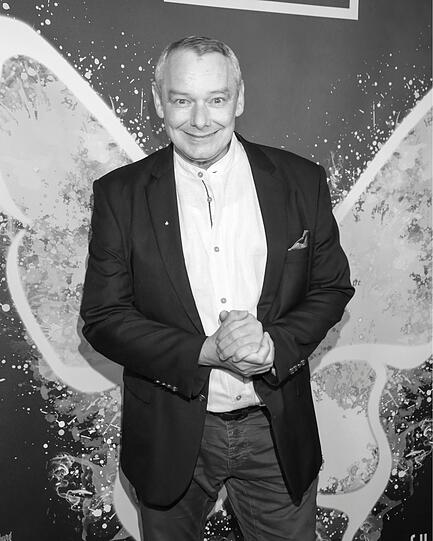 Der beliebte TV-Imbisstester Harry Schulz ist Anfang Dezember im Alter von 59 Jahren überraschend verstorben. Unter den Trauernden sind auch viele seiner Sat.1-Kollegen.