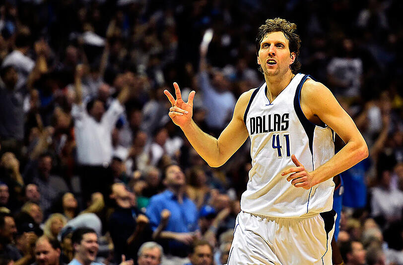 "Wir haben am Ende gekämpft, es hat nicht gereicht", sagte Dirk Nowitzki zur Pleite in Toronto.