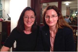 Beim Stammtisch mit dabei: Bundestagsabgeordnete Claudia Tausend und Ortsvereinsvorsitzende Alexandra Schmidt.