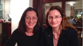 Beim Stammtisch mit dabei: Bundestagsabgeordnete Claudia Tausend und Ortsvereinsvorsitzende Alexandra Schmidt.