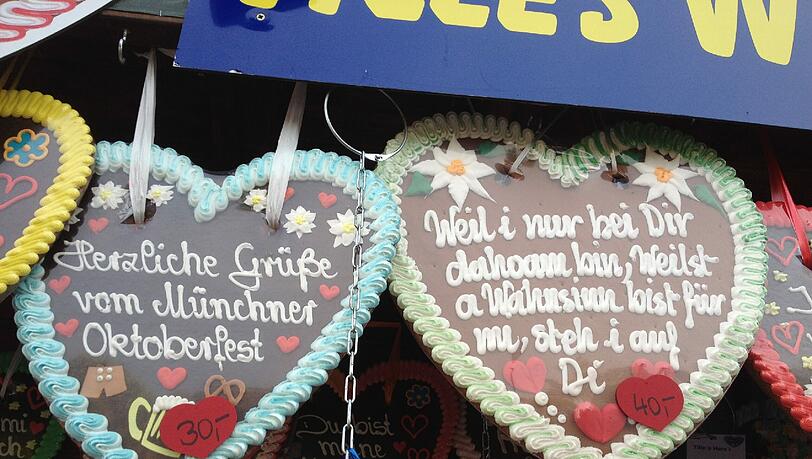 Einen Wiesn-Stand selber abbauen zu wollen ist keine gute Idee. Ein Mann aus Ulm wollte sein verlorenes Handy wieder bekommen. Einen Wiesn-Stand selber abbauen zu wollen ist keine gute Idee. Ein Mann aus Ulm wollte sein verlorenes Handy wieder bekommen.