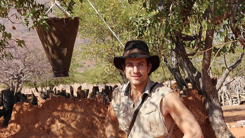 Moderator Andreas Jancke begleitet die 'Wild Girls' bei ihrem Abenteuertrip durch Afrika. Er empfängt die Damen an jedem Etappenziel und führt sie durch die bevorstehenden Nominierungen. Moderator Andreas Jancke begleitet die 'Wild Girls' bei ihrem Abenteuertrip durch Afrika. Er empfängt die Damen an jedem Etappenziel und führt sie durch die bevorstehenden Nominierungen.