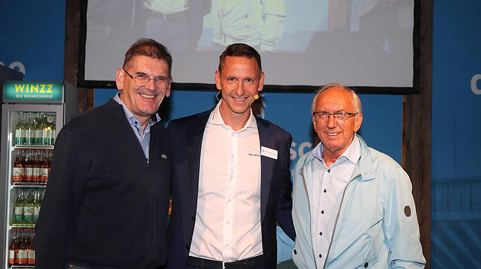 Vize-Präsident Heinz Schmidt, Geschäftsführer Marc-Nicolai Pfeifer und Vize-Präsident Hans Sitzberger (v.l.).