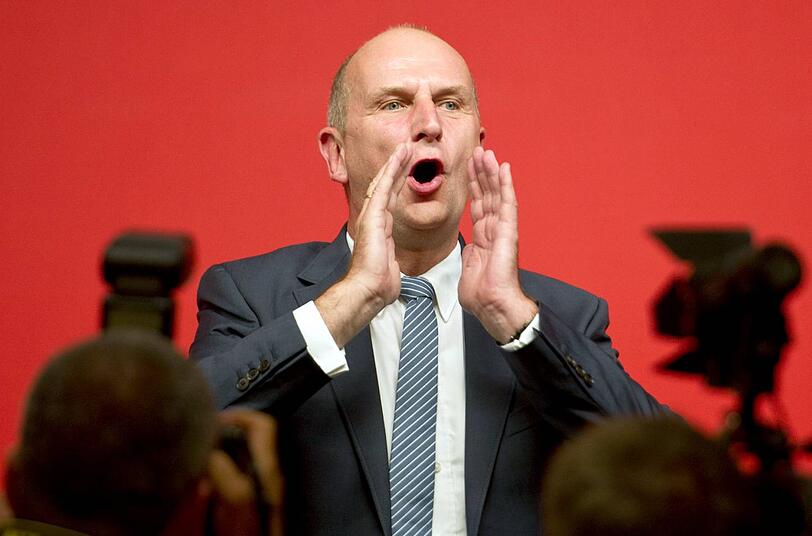 Und er ist wirklich richtig frisch: Dietmar Woidke (51), der Neue in Brandenburg. Der SPD-Mann übernimmt das Amt - und die Regierungskoalition mit der Linken - von Matthias Platzeck.