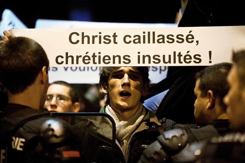 In Paris protestieren christliche Aktivisten gegen Castelluccis Stück "On the Concept of the Face, Regarding the Son of God".
