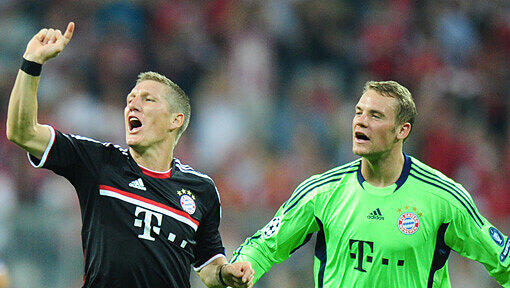 Jubel nach dem 1:0 der Bayern: Torschütze Bastian Schweinsteiger und Manuel Neuer. Jubel nach dem 1:0 der Bayern: Torschütze Bastian Schweinsteiger und Manuel Neuer.