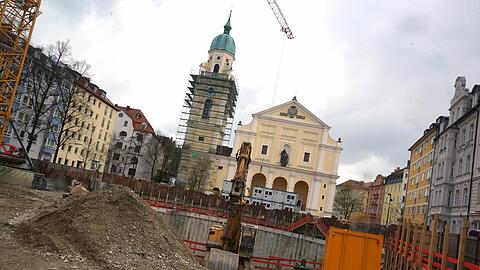 Am Josephsplatz wird vorerst weiter gebaut. Es soll noch ein neues Gutachten geben.
