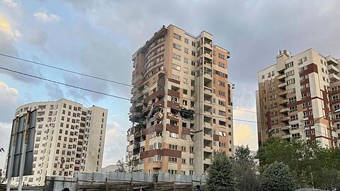 Israel hat mit einem Großangriff auf Ziele im Iran begonnen.