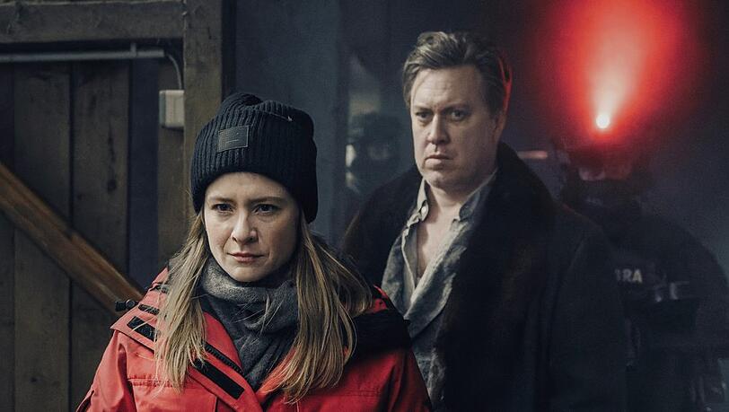 Julia Jentsch und Nicholas Ofczarek haben die Hauptrolle in "Der Pass" inne.