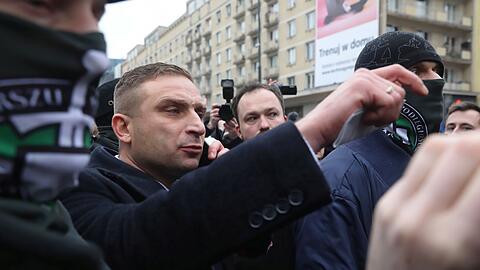 Gegen den polnischen Rechtsaktivisten Robert Bakiewicz gab es ein Urteil wegen Nötigung. (Archivbild)