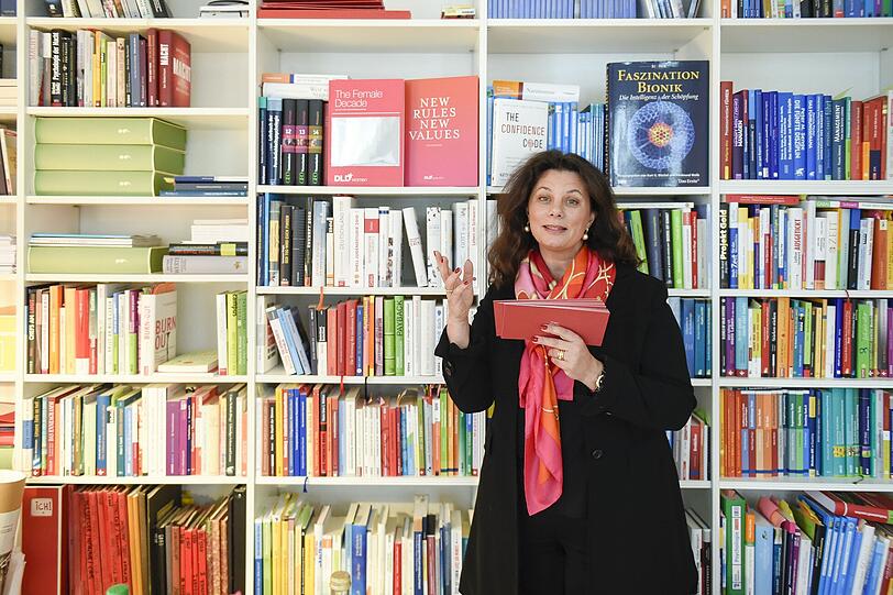 &bdquo;Andere Leute sammeln Kunst, ich hänge mir Bücher an die Wände&ldquo;: Nach ihrem Mann Helmut und ihrer elfjährigen Tochter Serafina sind Bücher die große Leidenschaft von Tamara Dietl.