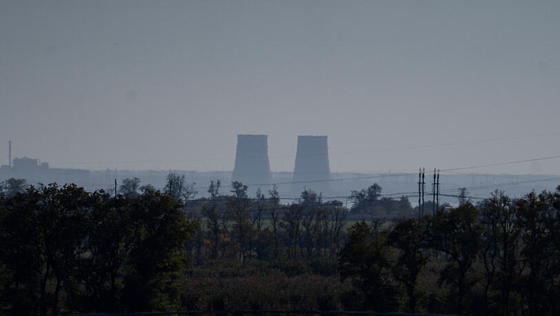 Das Kernkraftwerk Saporischschja ist aus einer Entfernung von etwa zwanzig Kilometern zu sehen. (Archivbild)