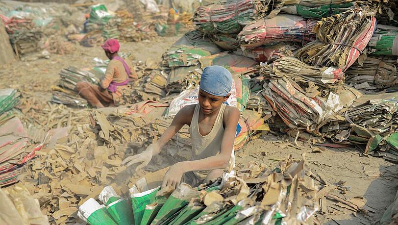 Das EU-Lieferkettengesetz soll Menschen weltweit vor Ausbeutung schützen. (Symbolbild) Das EU-Lieferkettengesetz soll Menschen weltweit vor Ausbeutung schützen. (Symbolbild)