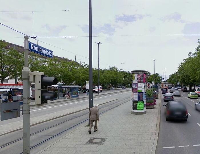 In der Nähe vom Romanplatz ist der Kulturpavillon, dort ist am 22. Mai das Künstlergespräch.