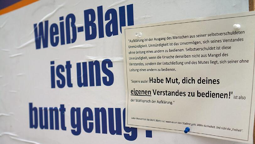 In der Maxvorstadt appellieren Zettel mit Kant-Zitaten gegen den Freiheitsbegriff der rechtsextremen Partei "Die Freiheit". In der Maxvorstadt appellieren Zettel mit Kant-Zitaten gegen den Freiheitsbegriff der rechtsextremen Partei "Die Freiheit".