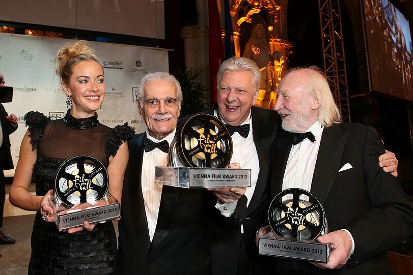 Kristanna Loken, Omar Sharif, der österreichische Sportjournalist Edi Finger jr. und Karl Merkatz