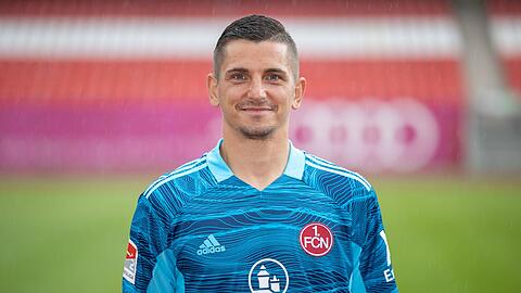 Torwart Patric Klandt beim Fototermin 1. FC Nürnberg für die Saison 2021/22.