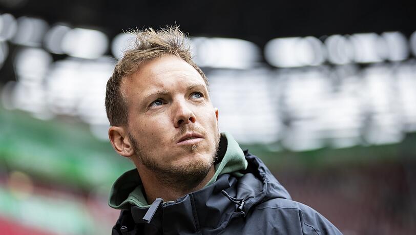 Zeit für Revanche! Nach der 0:1-Pleite in der Bundesliga brennt der FC Bayern um Trainer Julian Nagelsmann, Noussair Mazraoui und Matthijs de Ligt im Pokalspiel beim FC Augsburg auf Revanche.