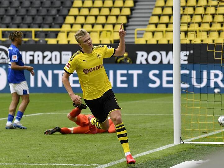 Erling Haaland jubelt nach seinem Tor zum 1:0.