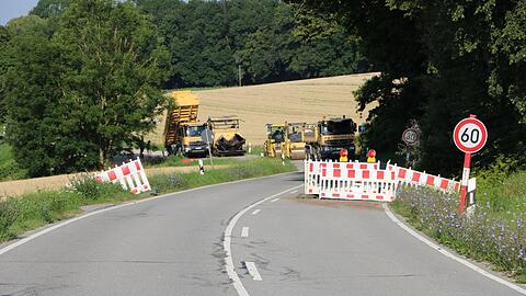 Die Autofahrer müssen sich noch etwas gedulden. Ziel des Tiefbauamts ist, die Weickmannshöhe bis zum Freitag wieder befahrbar zu machen.