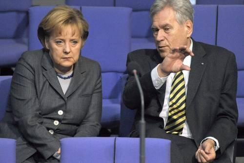 Reicht das, was sie machen? Angela Merkel und ihr Wirtschafsminister Michael Glos im Bundestag.