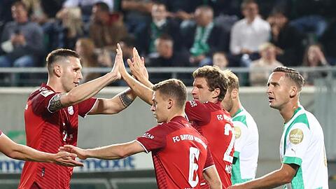 Fühlt sich beim FC Bayern wieder wohl: Niklas Süle (r).