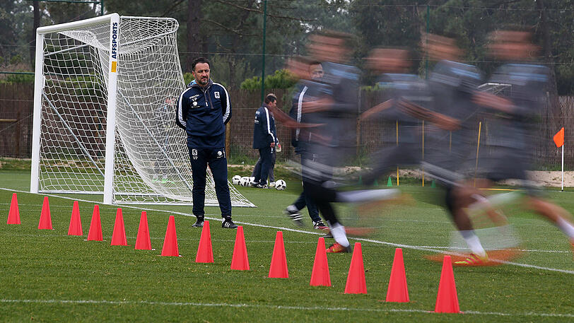 Die Löwen im Trainingslager in Troia: Nach einem Laufstufen-Test zum Start steht am Dreikönigstag wieder der Ball im Mittelpunkt des mehr oder weniger fröhlichen Treibens.