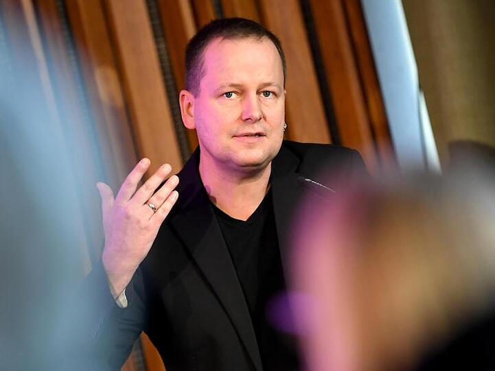 Klaus Lederer (Die Linke), Berlins Kultursenator und Vorsitzender des Bauhaus-Verbundes, hat eine umfassende Aufarbeitung der Kolonialzeit angemahnt.