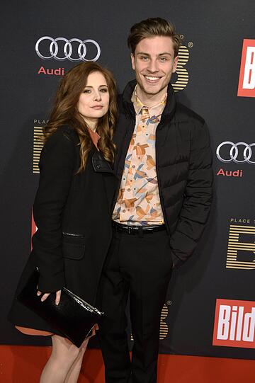 Josefine Preuß und Jannik Schümann