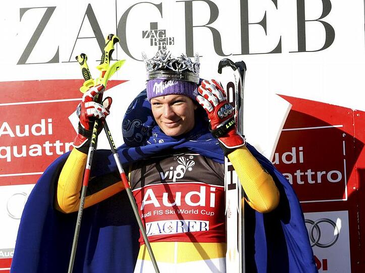 Maria Riesch bei der Siegerehrung in Zagreb.