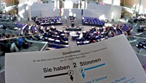 Am 27. September ist Bundestagswahl – doch in Amberg müssen 240.000 Stimmzettel vernichtet und neu gedruckt werden. Am 27. September ist Bundestagswahl – doch in Amberg müssen 240.000 Stimmzettel vernichtet und neu gedruckt werden.