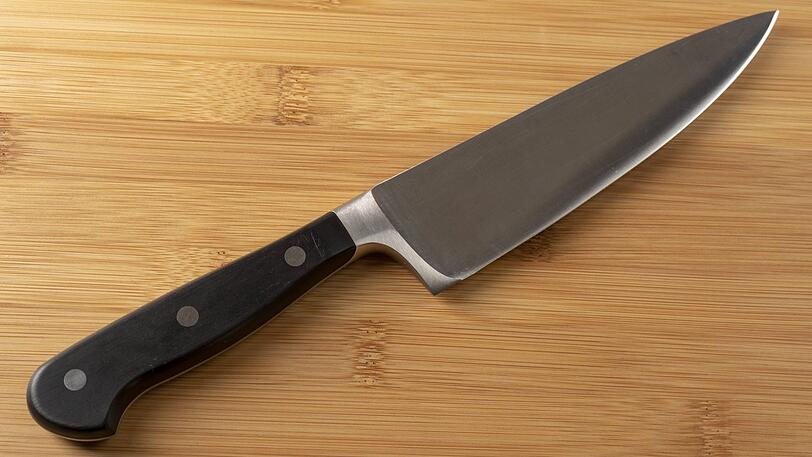 In der Küche eines Obdachlosenheims kam es am Dienstag zum Streit - einer der Bewohner griff dabei zum Messer. (Symbolbild)