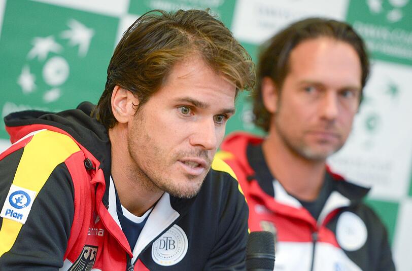 Bei der Pressekonferenz des deutschen Davis-Cup-Teams setzte Tommy Haas hinter einen möglichen Einsatz in der ersten Runde noch ein Fragezeichen.
