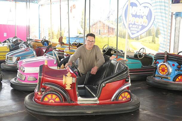 Die Autos im Scooter von Kurt Geier sind wie Oldtimer gestaltet. Die Autos im Scooter von Kurt Geier sind wie Oldtimer gestaltet.